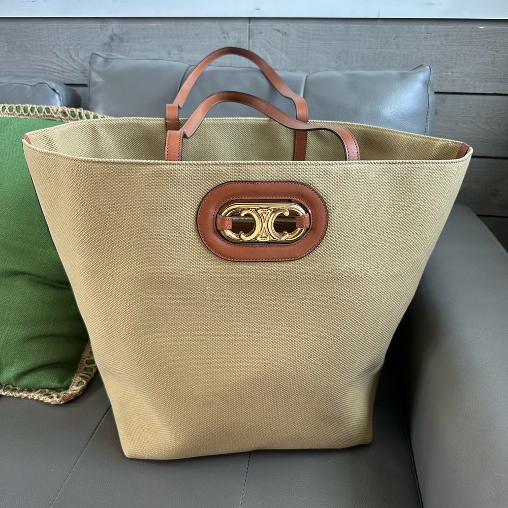 Celine Cabas Maillon Triomphe Bag